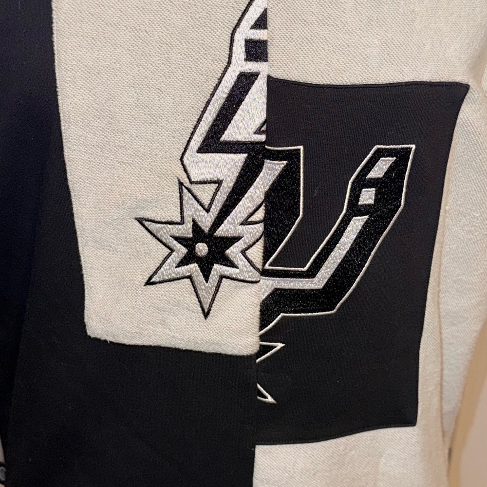 San Antonio Spurs Sweatshirtt - Picture 4 of 8